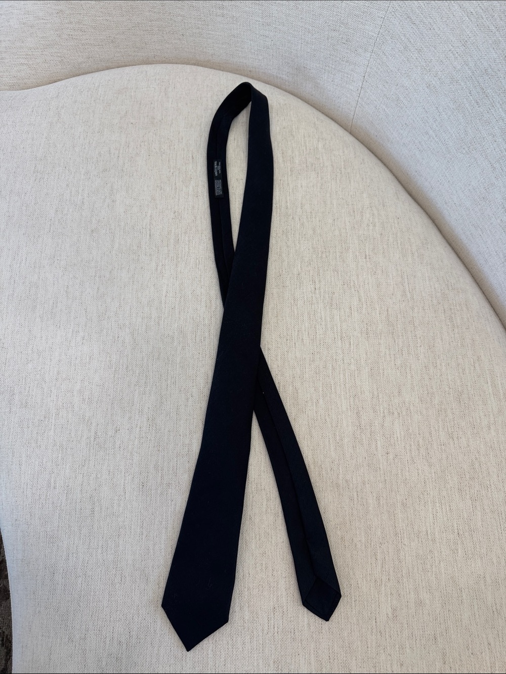 Hermes Men's Black Slim Neck Tie